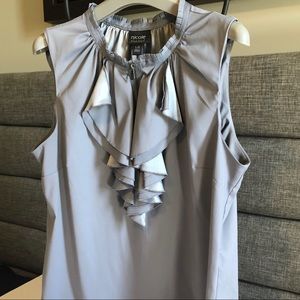 Nicole Silver/Gray sleeveless ruffled blouse Sz L